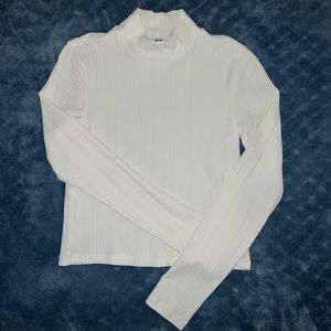 White long sleeve t shirt